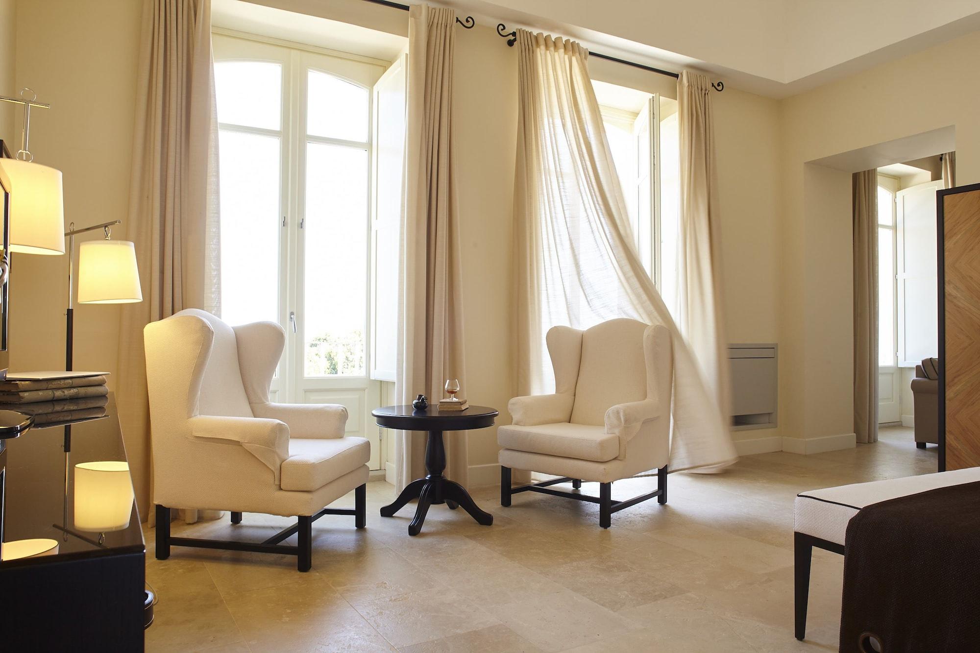 Borgo Di Luce I Monasteri Golf Resort & Spa Syrakuzy Zewnętrze zdjęcie A room at the Hotel de Charost