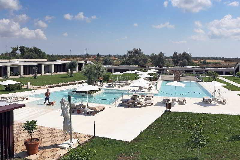 Borgo Di Luce I Monasteri Golf Resort & Spa Syrakuzy Zewnętrze zdjęcie The swimming pool