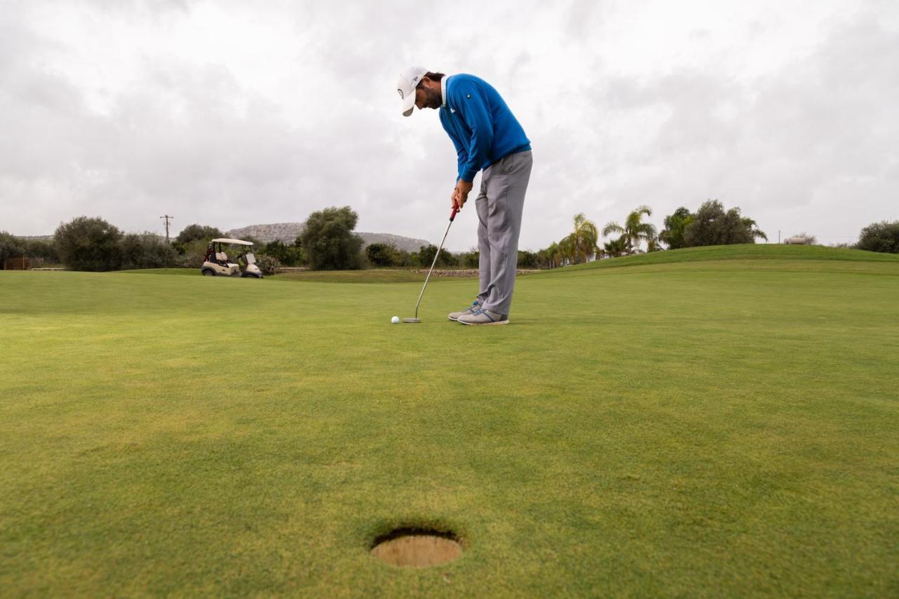 Borgo Di Luce I Monasteri Golf Resort & Spa Syrakuzy Zewnętrze zdjęcie Golf putting